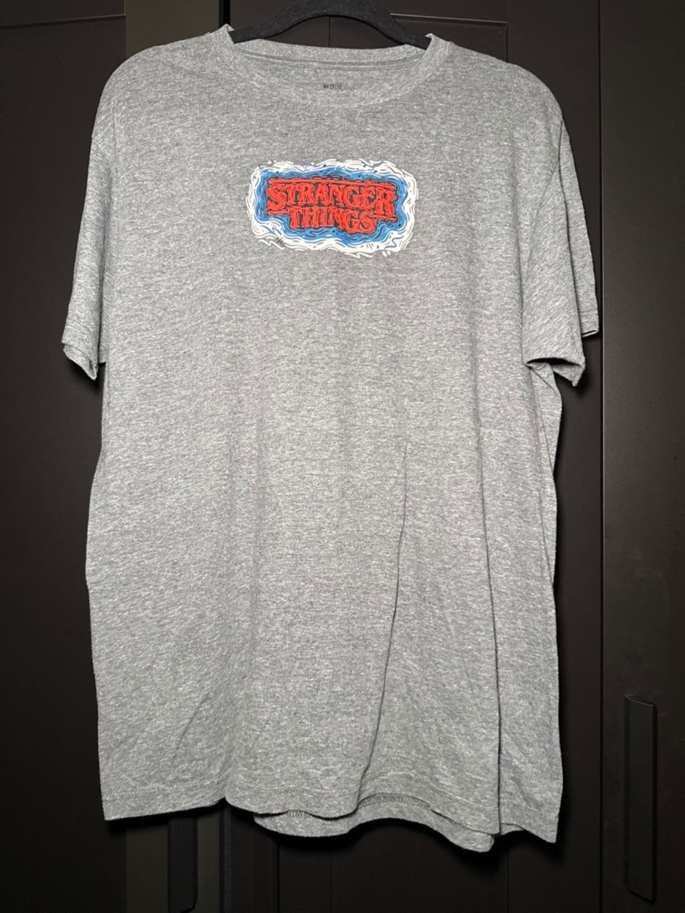Netflix Stranger Things Graphic T-Shirt Heather Gray Large - Picture 1 of 5